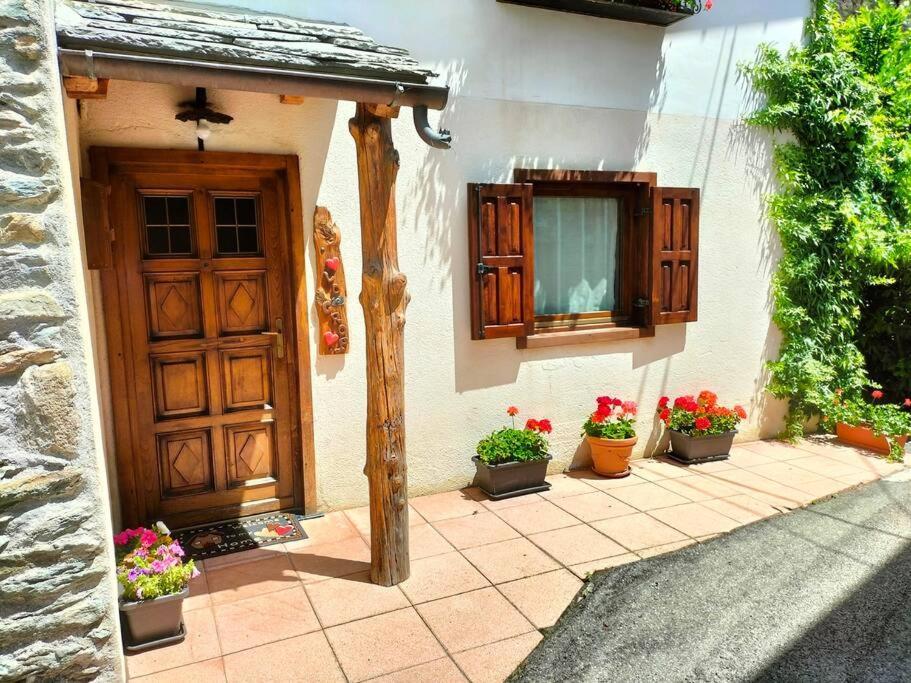 Appartamento Di Montagna Lo Grop Chambave Exteriér fotografie